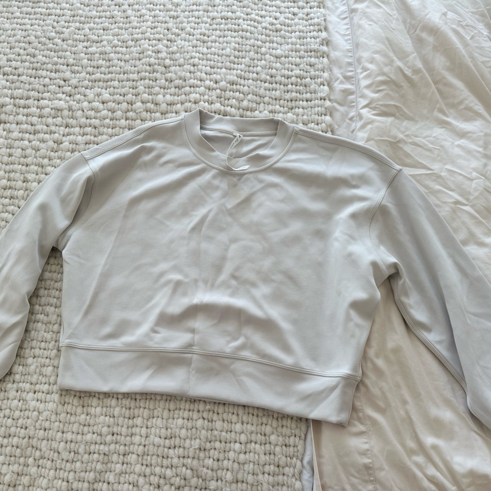 BRAND NEW Lululemon Softstreme Perfectly Oversized Cropped Crew in Bone